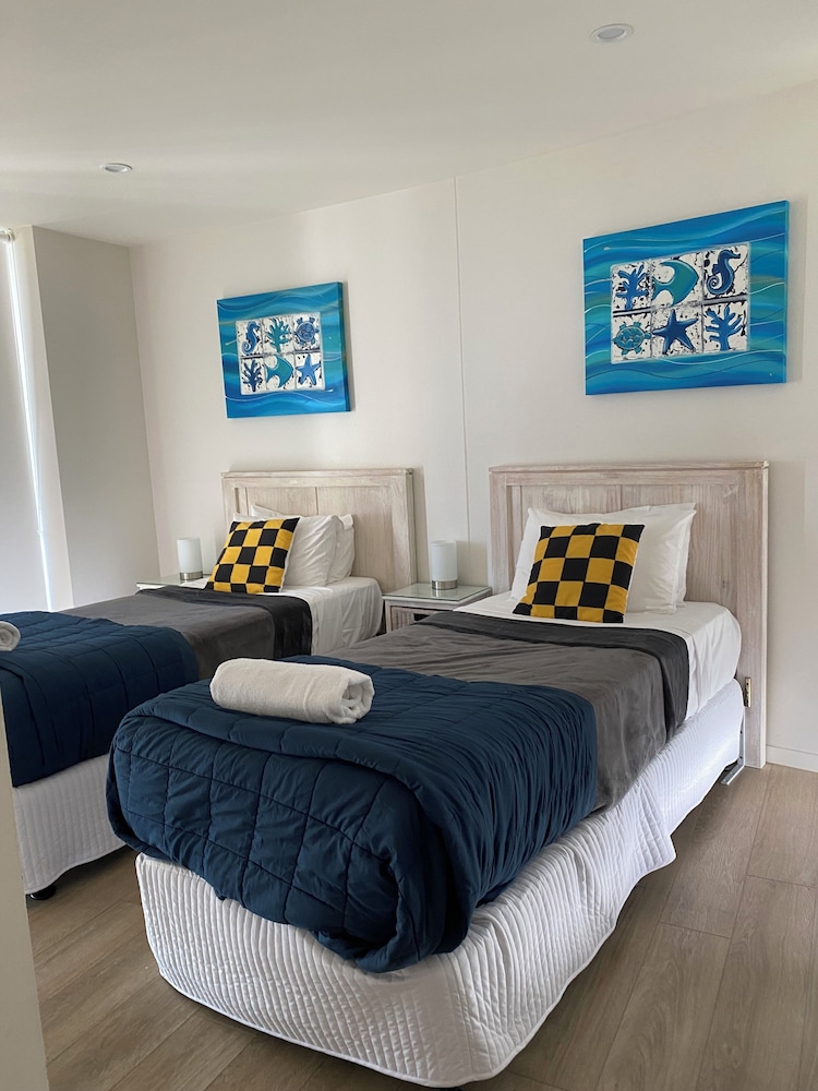 Superior Apartment, 3 Bedrooms, Ocean View photo 2