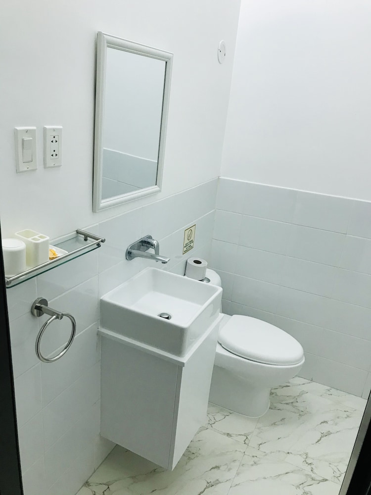 Deluxe Queen Room 1 (External Private Bathroom) photo 3
