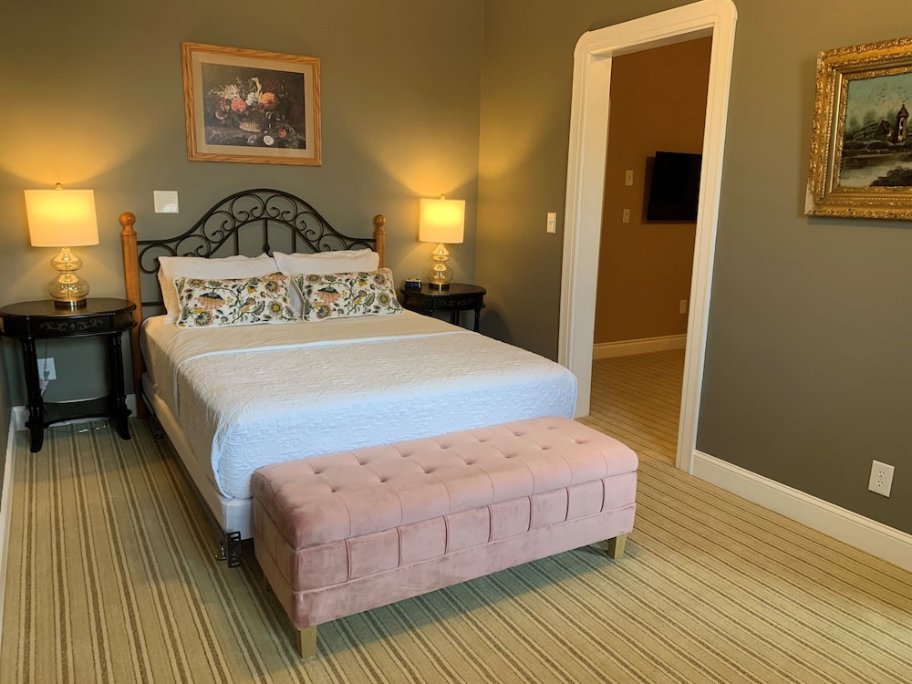 Classic Suite, 1 Queen Bed, Non Smoking