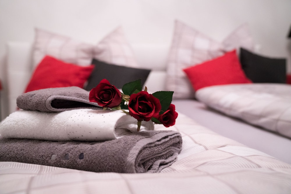 Comfort Double Room, Garden View (Red/Grey Nr 6) photo 3