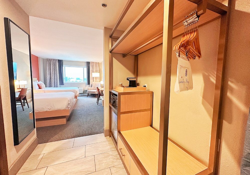 Double Room, Non Smoking - Photo 25