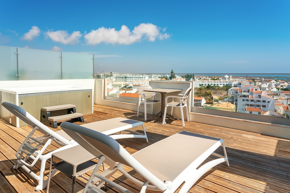 Deluxe Suite - Photo 2