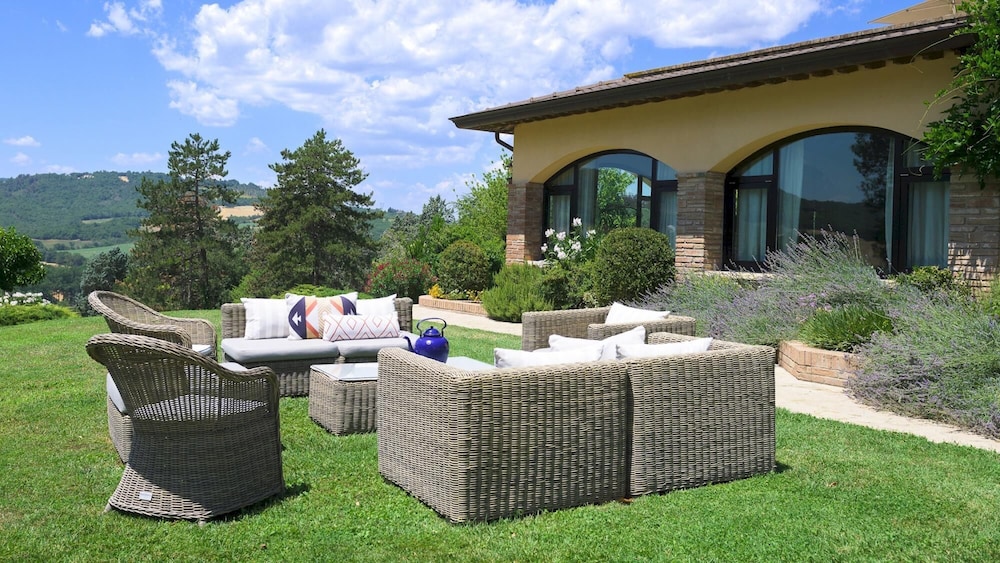 Villa photo 3