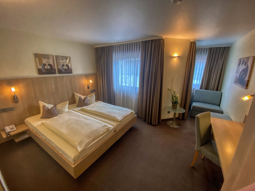 Grand Double Room photo 1