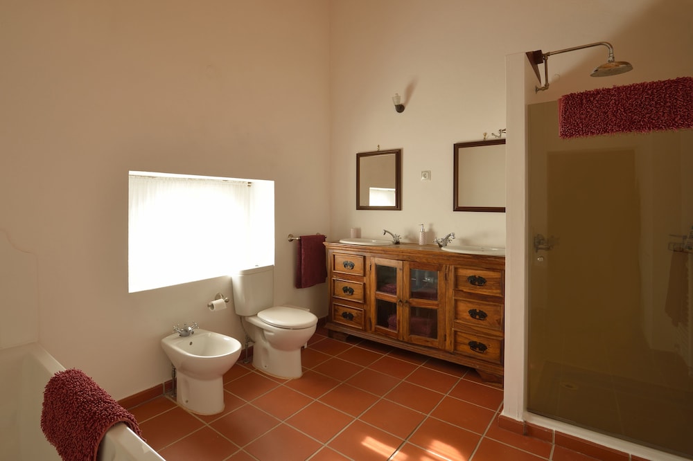 Count Redondo Suite (1st Floor, Max 6 Guests) photo 3