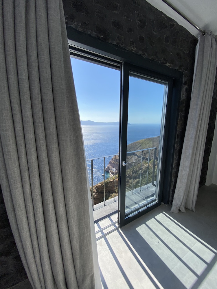 Executive Suite - Photo 25