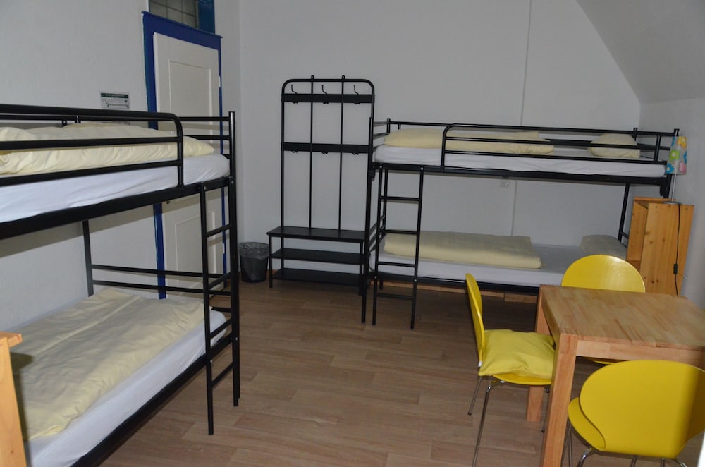 Basic Quadruple Room photo 2