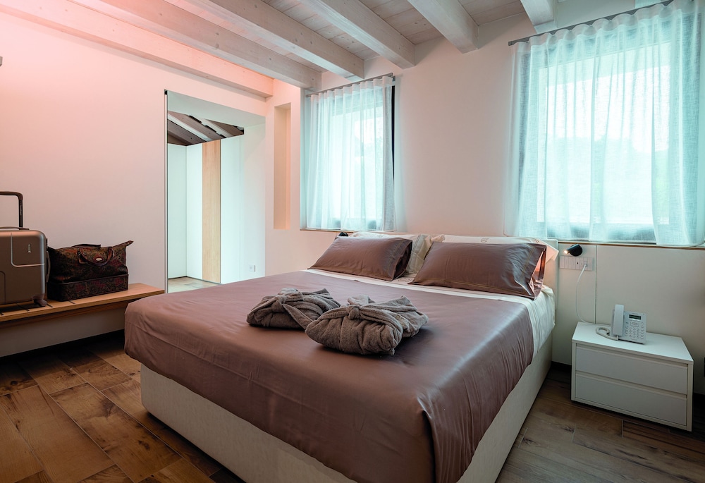 Luxury Condo photo 1