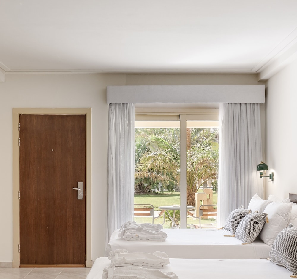 Deluxe Suite (Family)