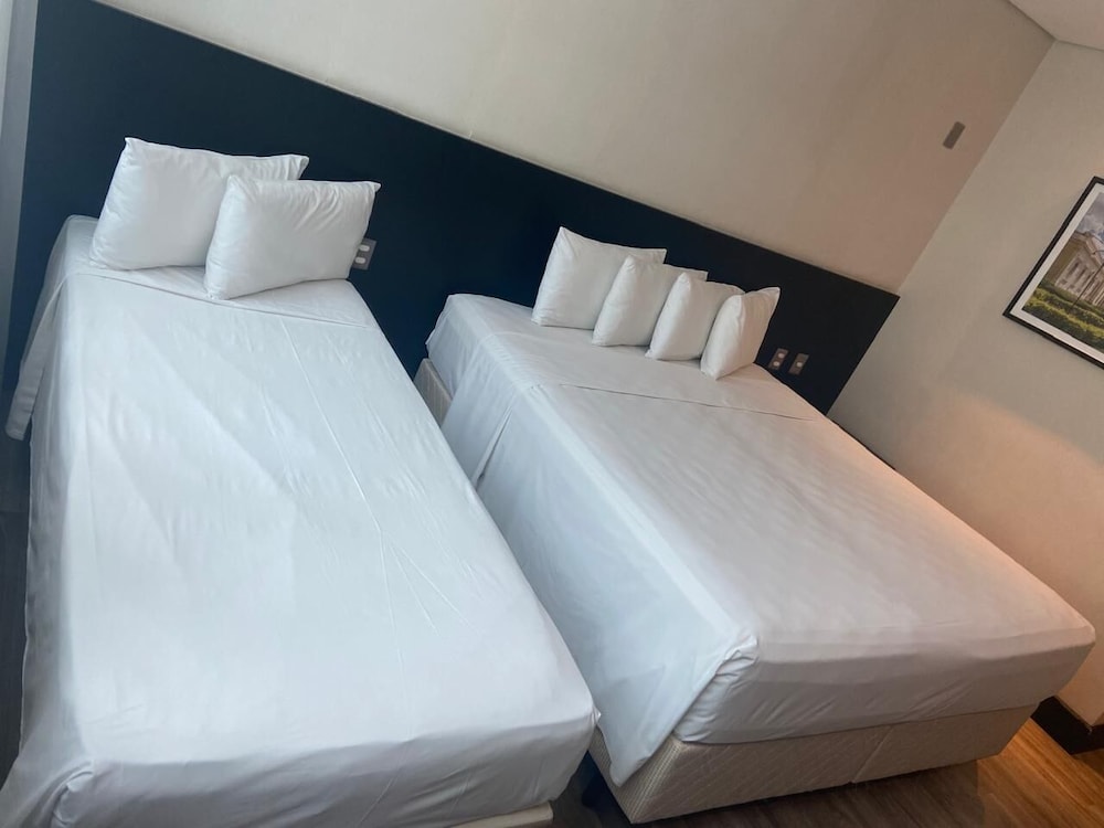 Quarto Triplo Casal