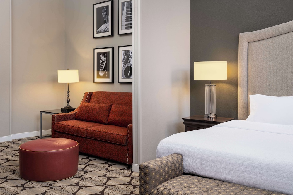 Studio suite with king bed - Photo 3
