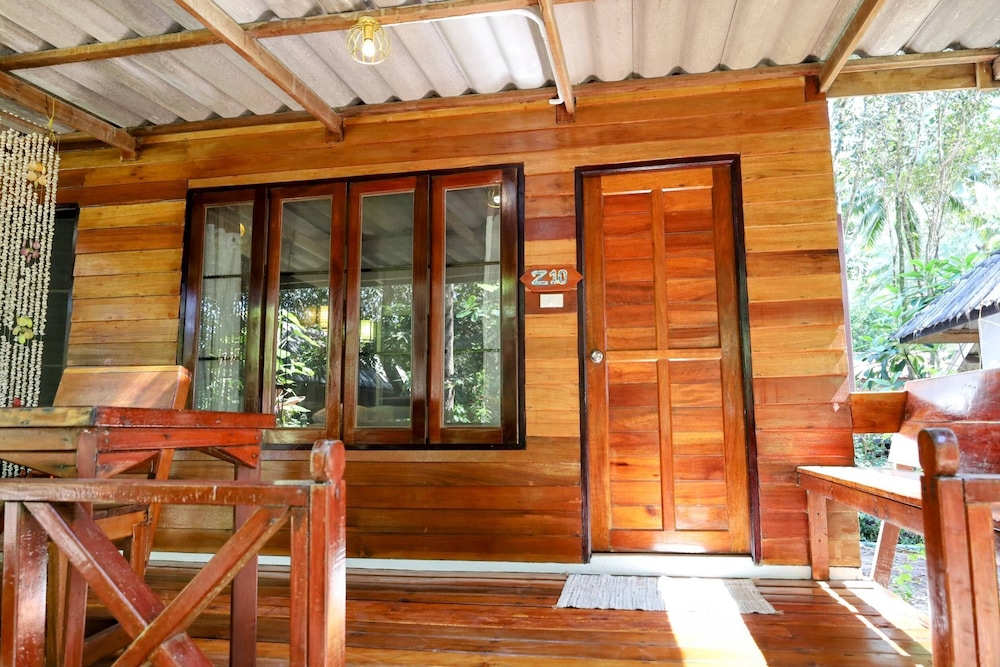 Standard Bungalow - Photo 2