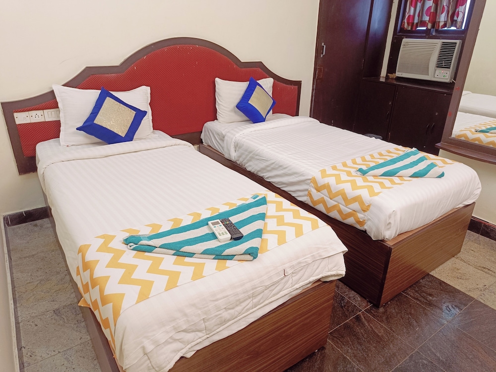 Standard Twin Room - Photo 8