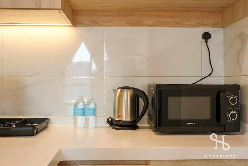 Deluxe Suite, 2 Bedrooms, Non Smoking, Kitchen - Photo 10