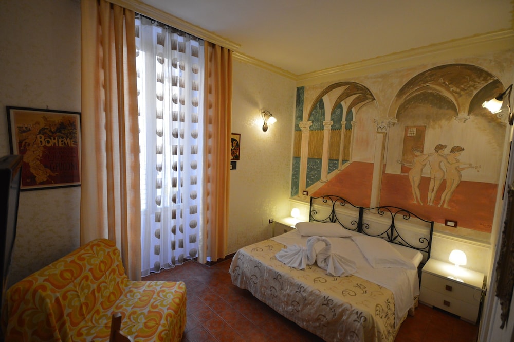 Classic Triple Room, Private Bathroom