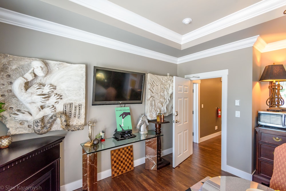 The "Thomas Crown Affair" Suite photo 3