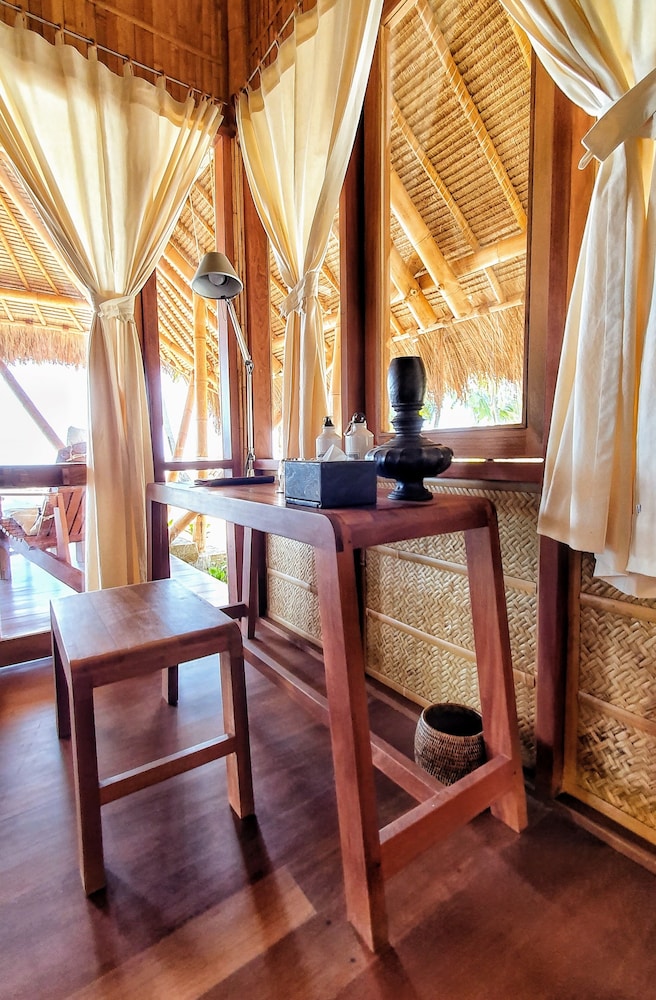Honeymoon Villa, Sea View, Beachfront photo 2