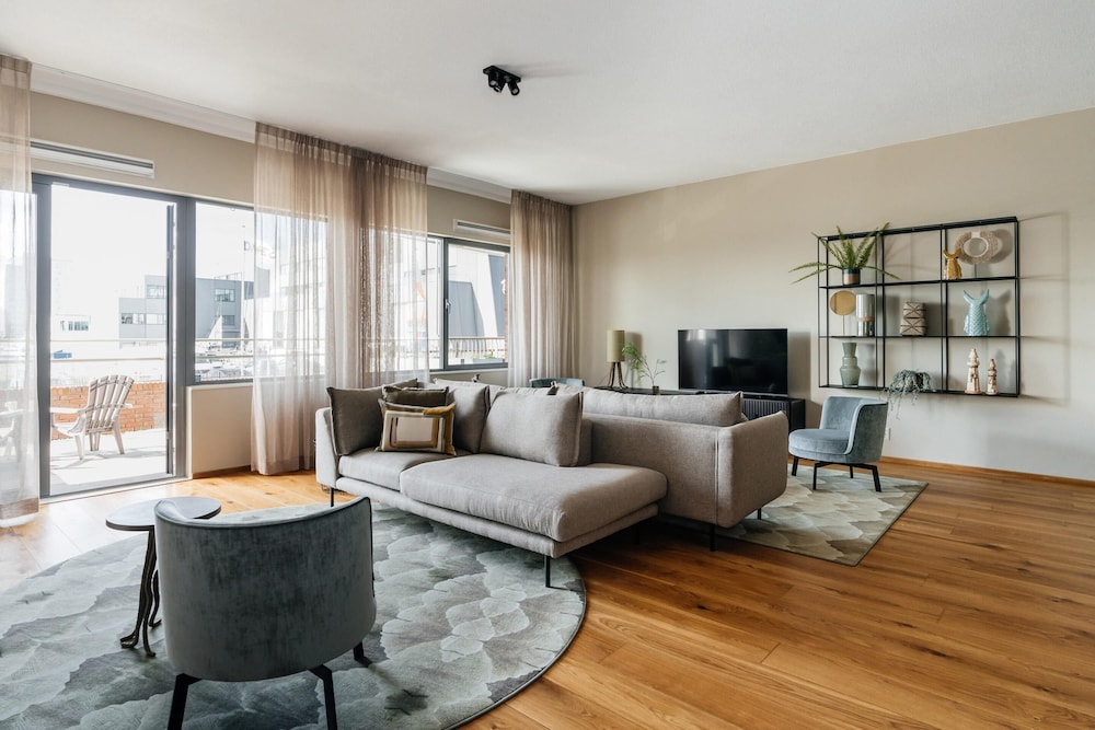 Apartment photo 1