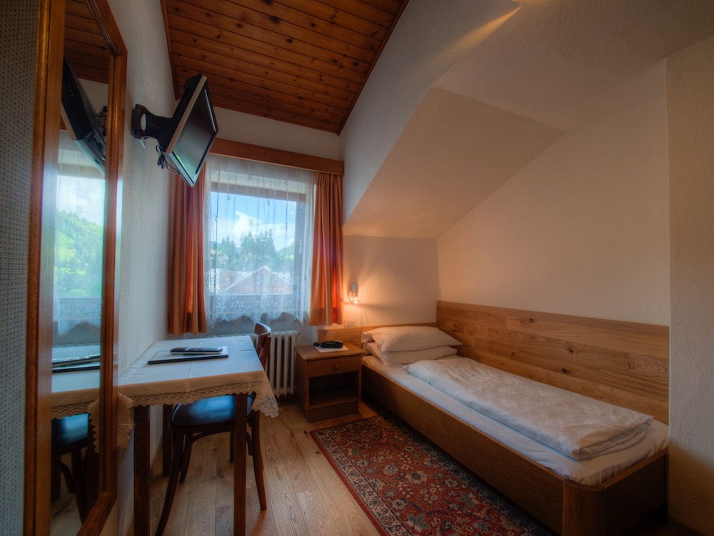 Single Room photo 2