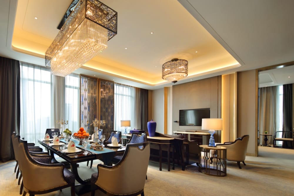 Executive Suite photo 2