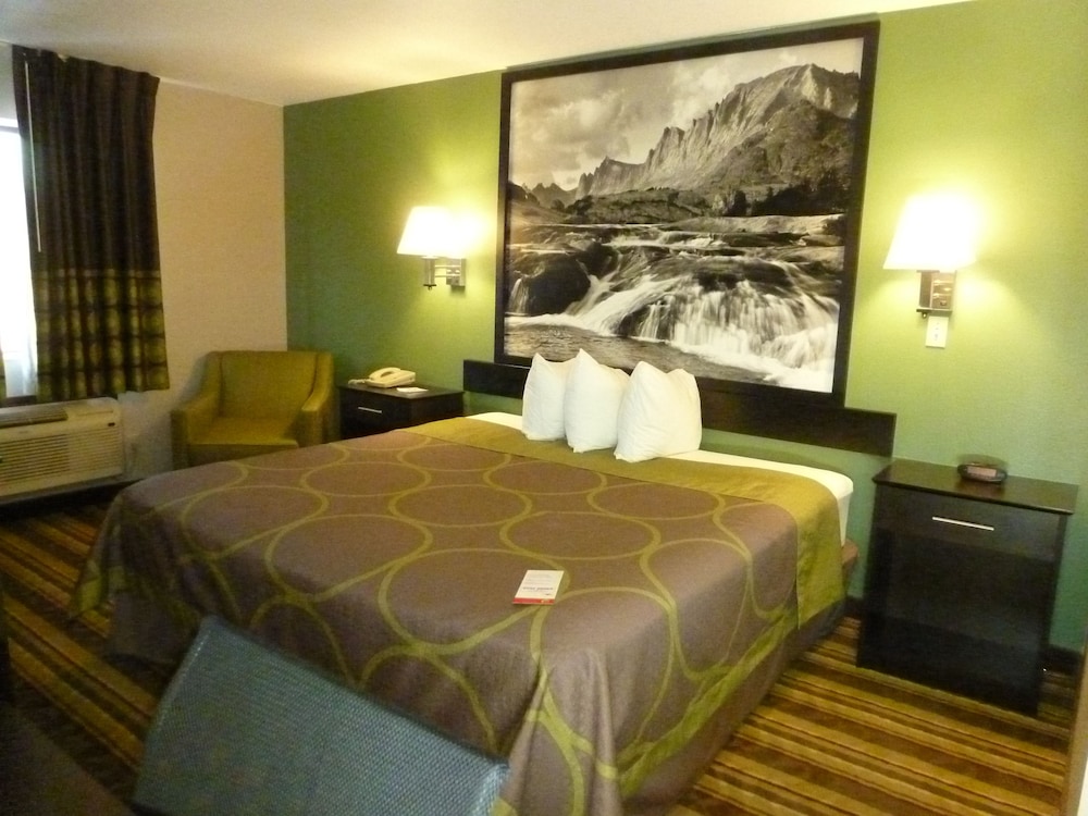 Standard Room, 1 King Bed photo 2
