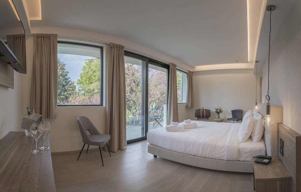 Junior Suite, Garden View