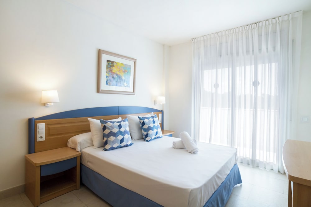 Apartment, 3 Bedrooms - Photo 11