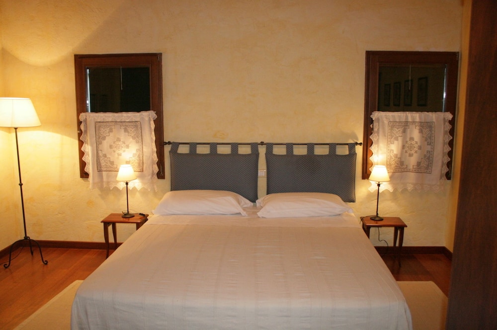 Basic Triple Room photo 2