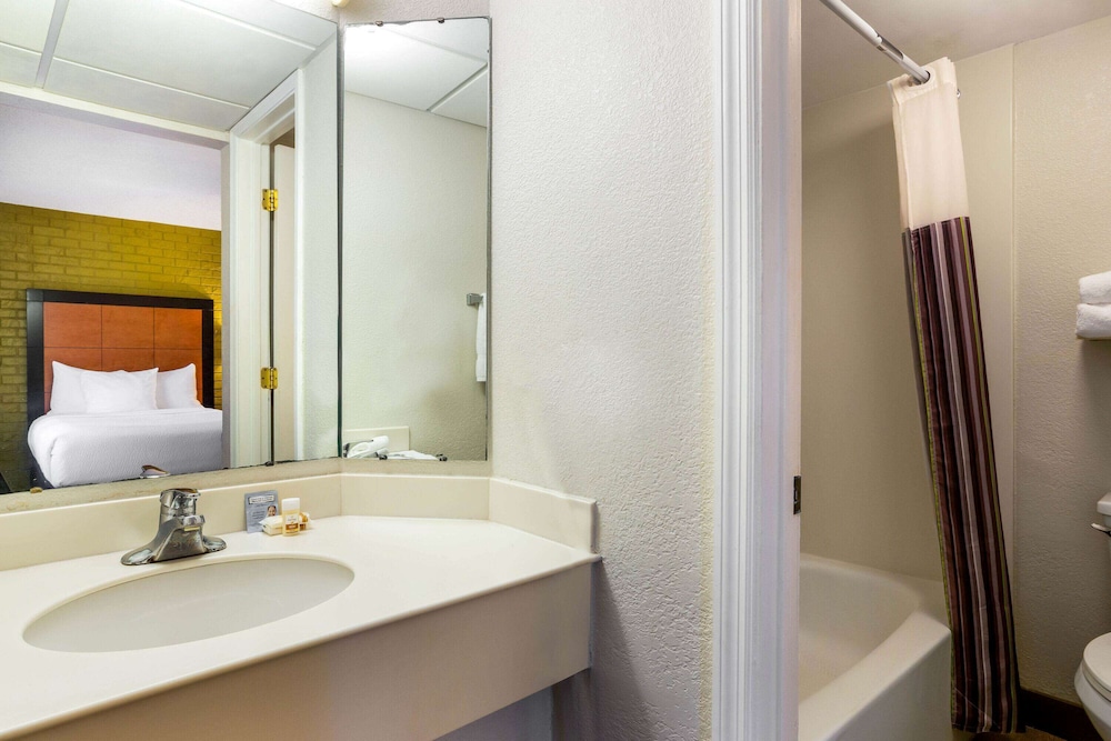 Deluxe Room, 2 Double Beds, Non Smoking - Photo 7