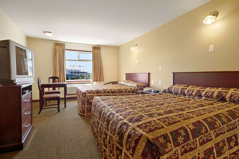 Business Room, 2 Queen Beds, Non Smoking - Photo 1