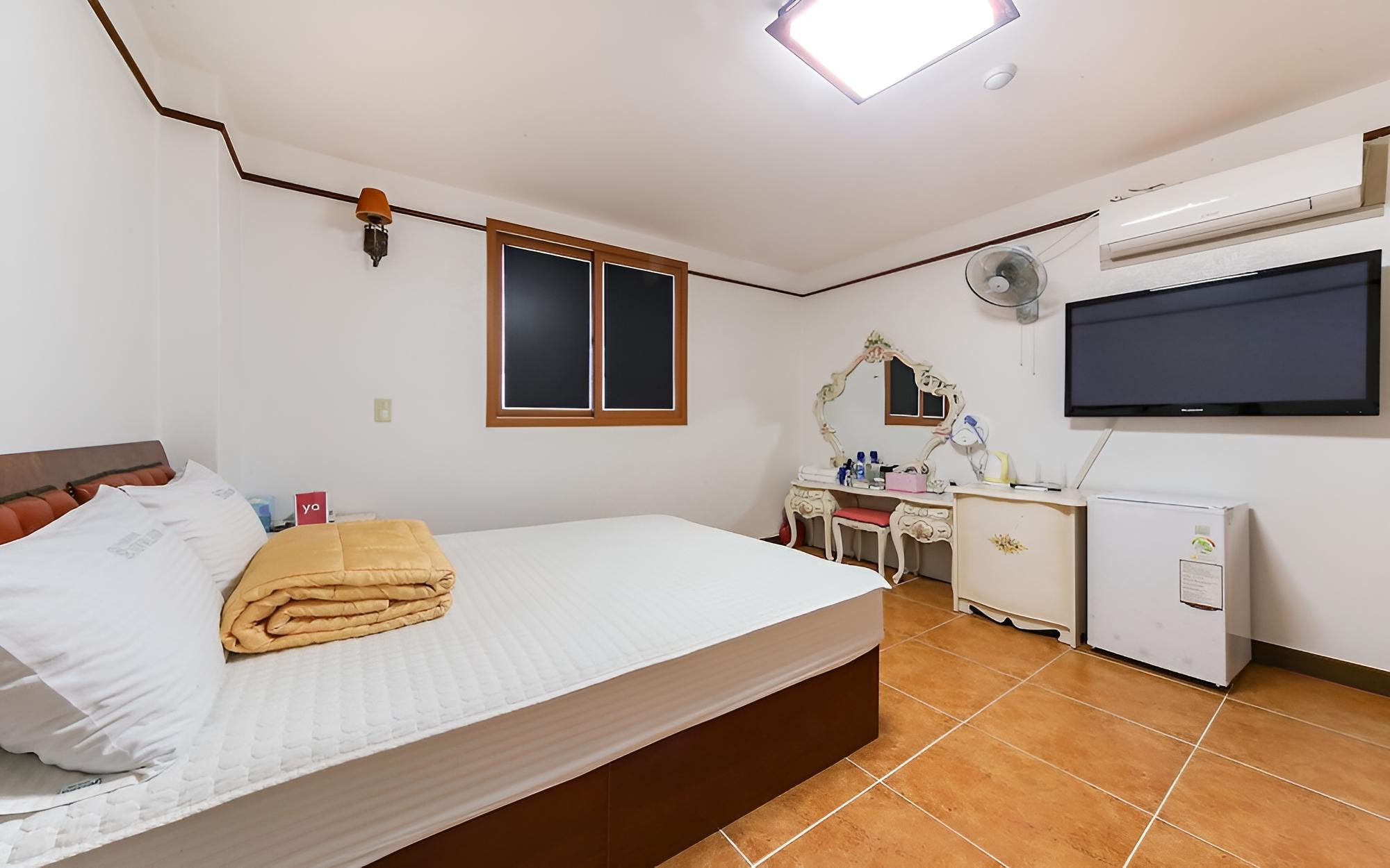 Room (Standard Room) - Photo 2