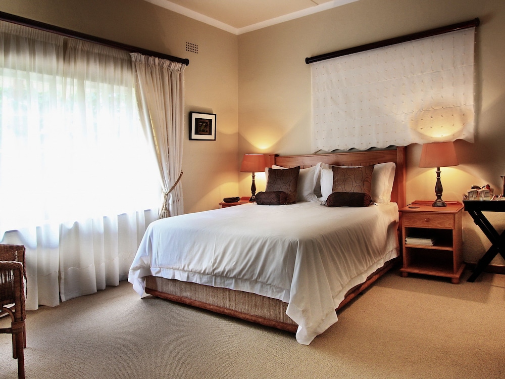 Luxury Room (Queen)