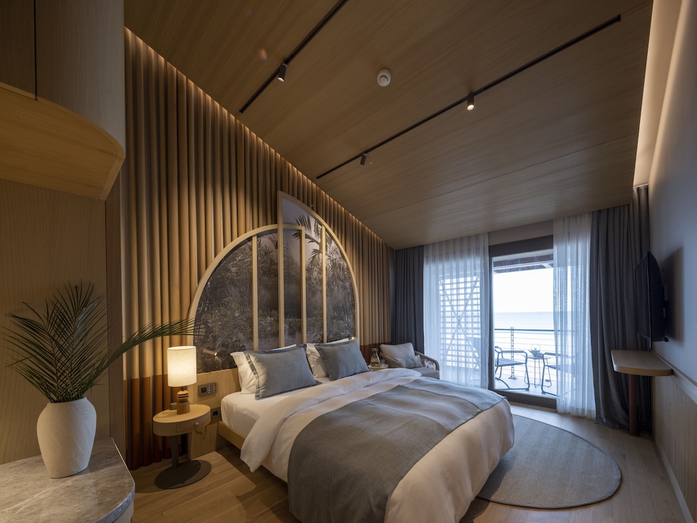 Premium Room Sea View - Photo 6