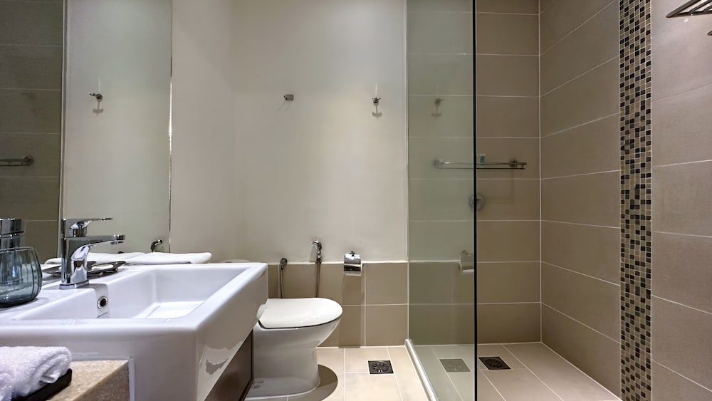 Two Bedroom Garden View Suite - Photo 17
