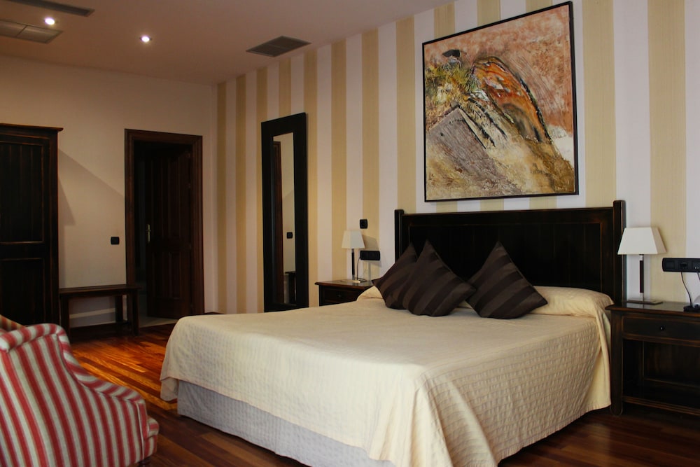 Double or Twin Room photo 3