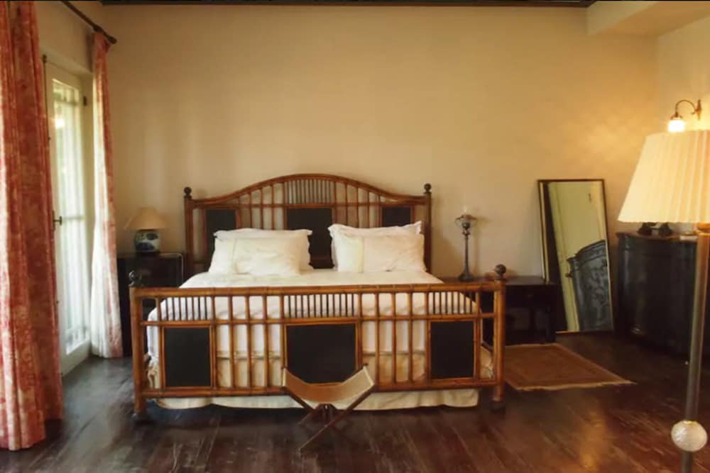 4 Bedrooms Villa photo 1