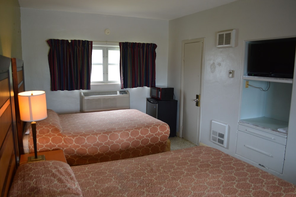 Room, 2 Double Beds photo 2