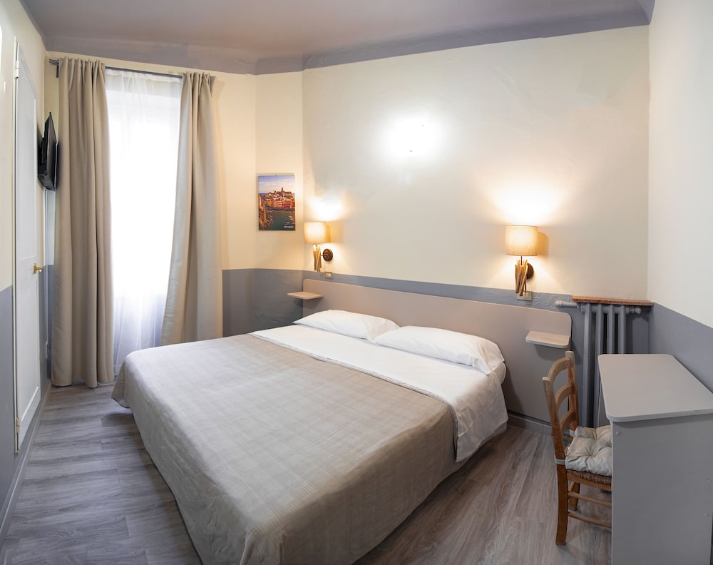 Double Room - Photo 13