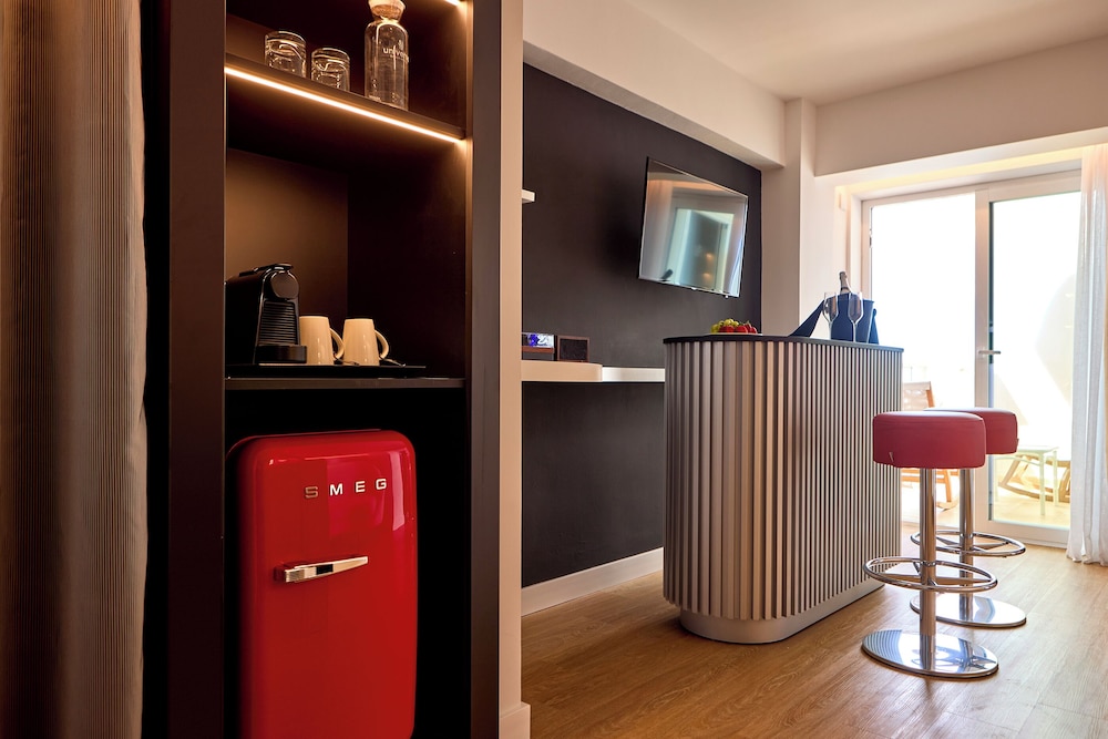 Suite, Balcony, Partial Sea View (Lateral)