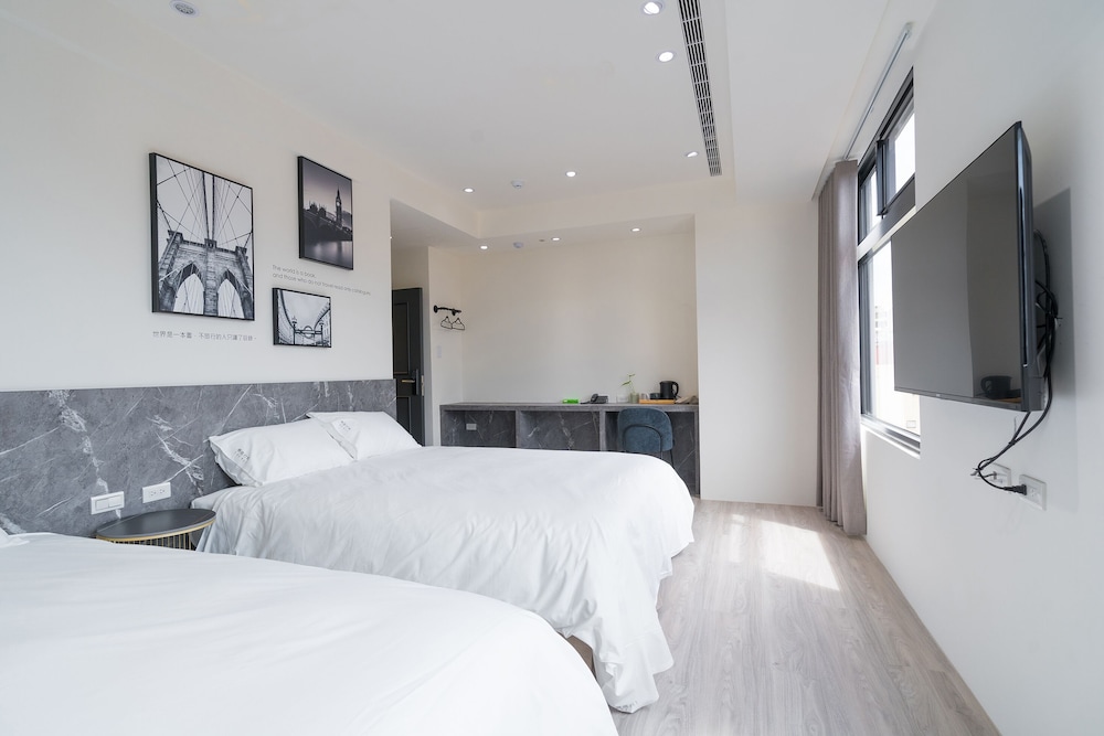 Classic Quadruple Room, 1 Bedroom, Non Smoking - Photo 1