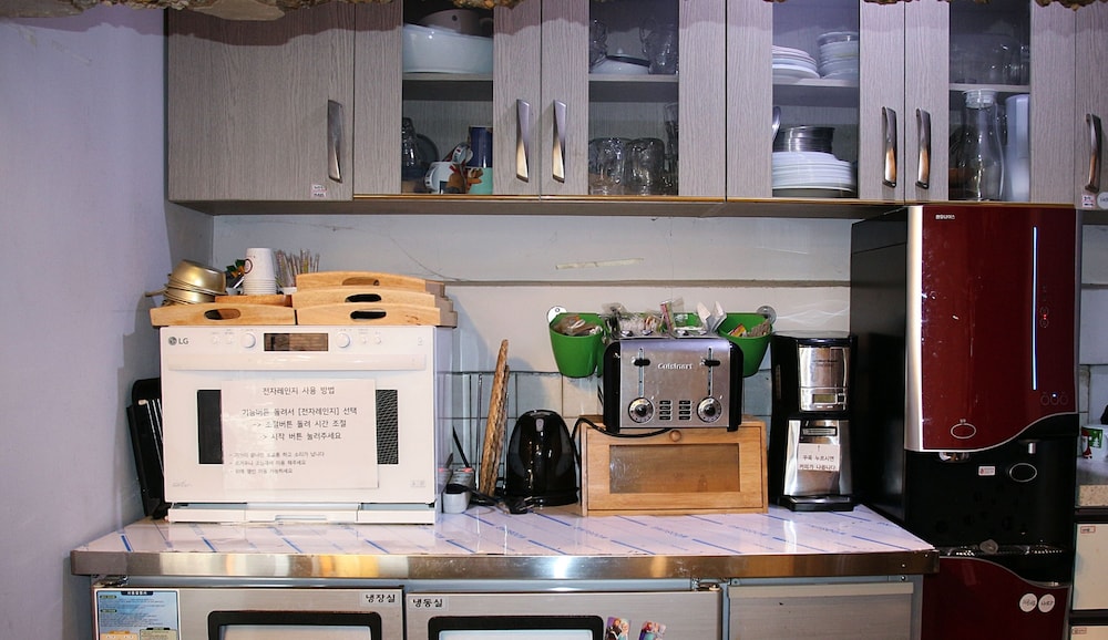 Room 202 photo 2