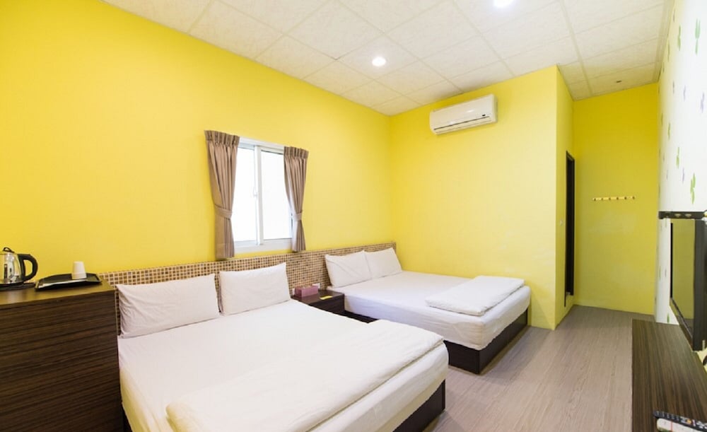 Signature Quadruple Room photo 1