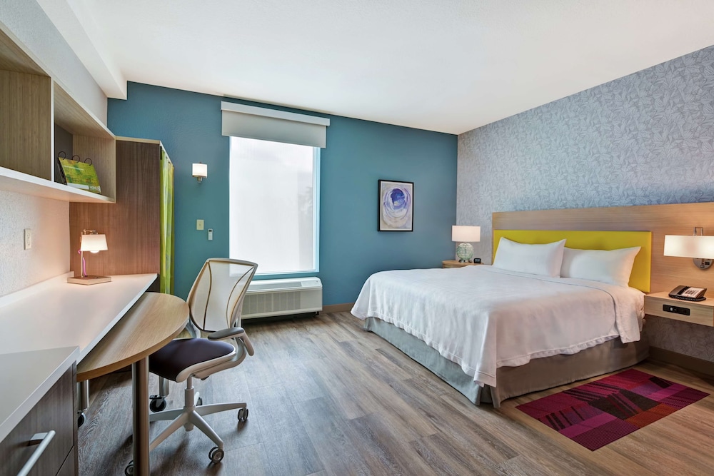 Basic Studio, 1 King Bed, Accessible, Bathtub (Mobility & Hearing) - Photo 1