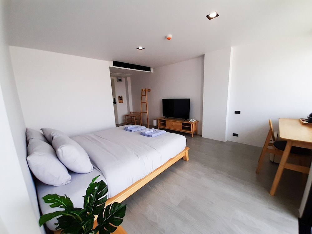 Superior Room, 1 Bedroom, Non Smoking - Photo 7