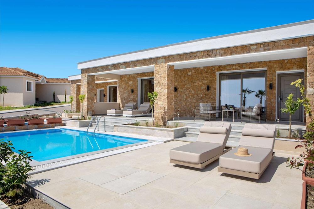 Executive Villa, 2 Bedrooms, Private Pool - Photo 4