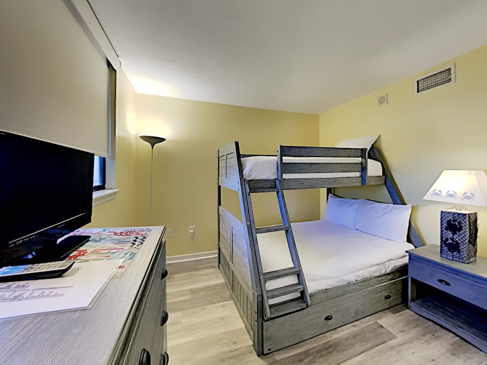 Condo, Multiple Beds, Balcony, Ocean View (#205 - No Pets) photo 3