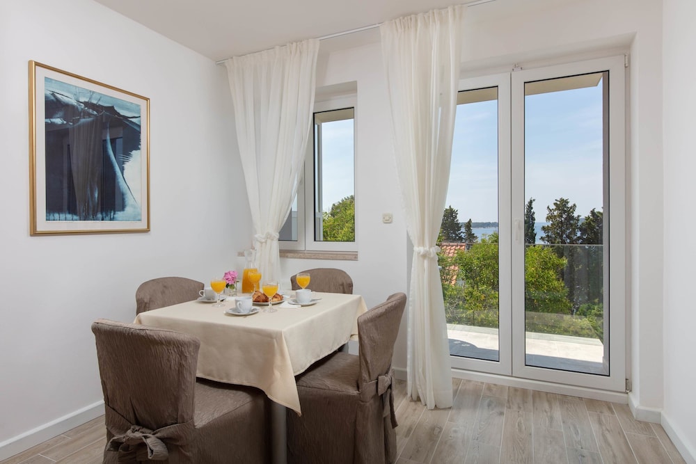Standard Suite, 1 Bedroom, Sea View photo 3