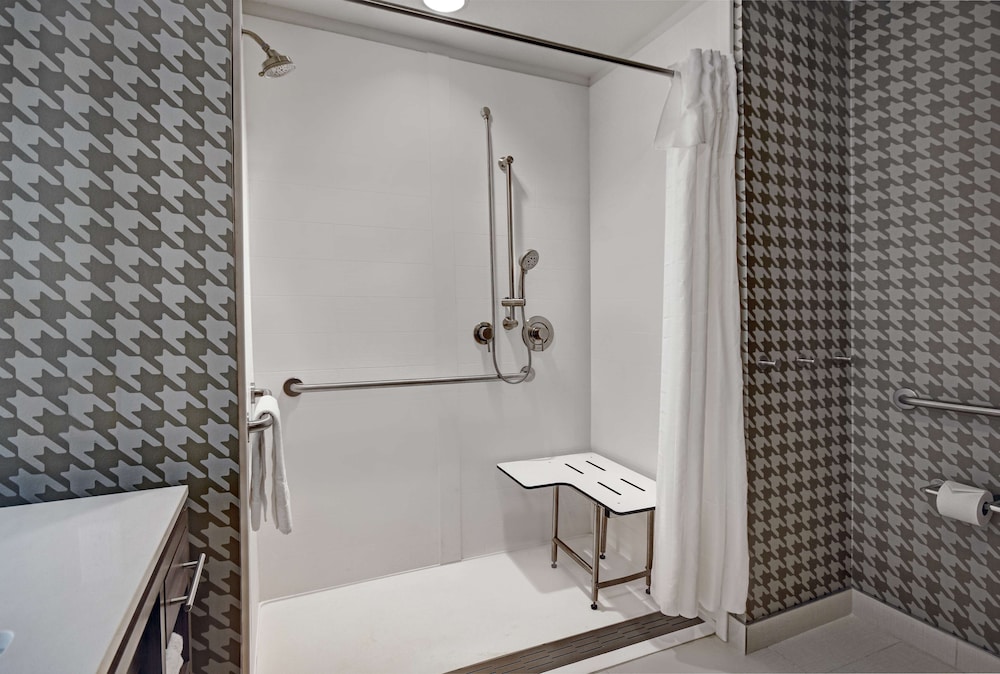 Suite, 2 Queen Beds, Accessible (Hearing) - Photo 4