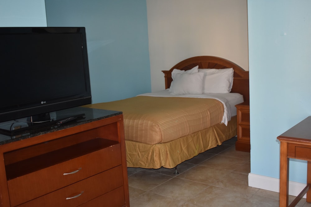 Business Cottage, 1 Queen Bed, Refrigerator & Microwave photo 1