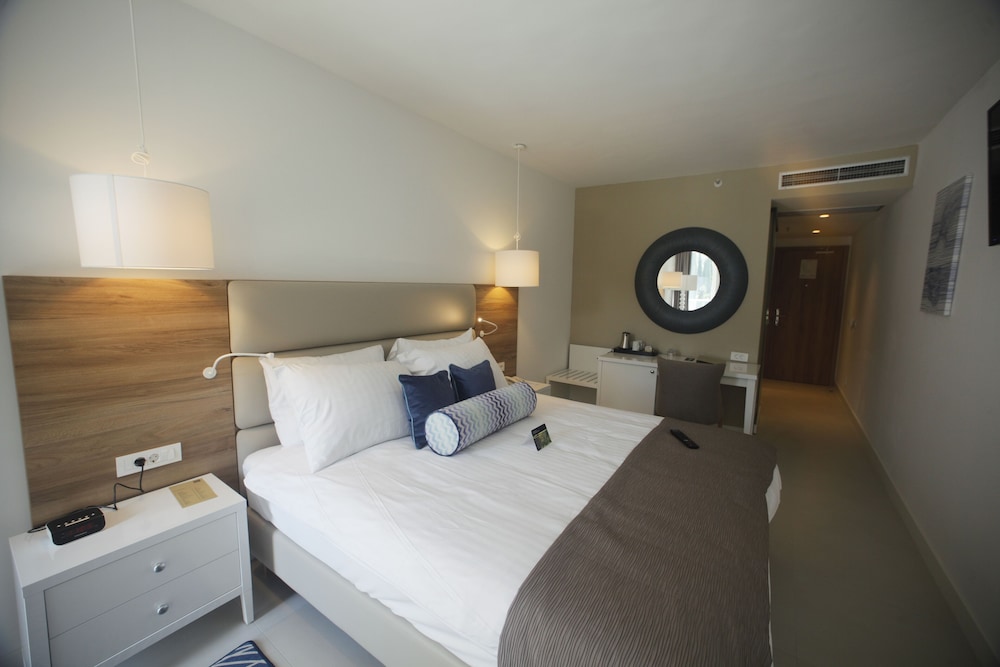 Economy Room